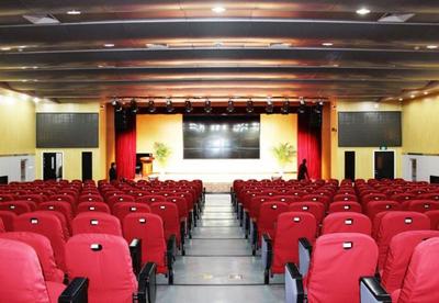 音響設(shè)備在舞臺(tái)上的藝術(shù)表現(xiàn)