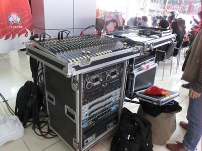 北京舞臺設(shè)備 點(diǎn)亮璀璨藝術(shù)天空的幕后力量